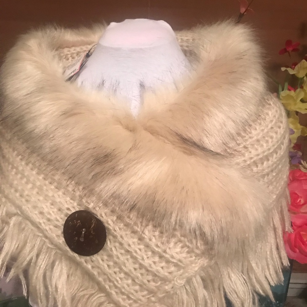 Shaw with fur